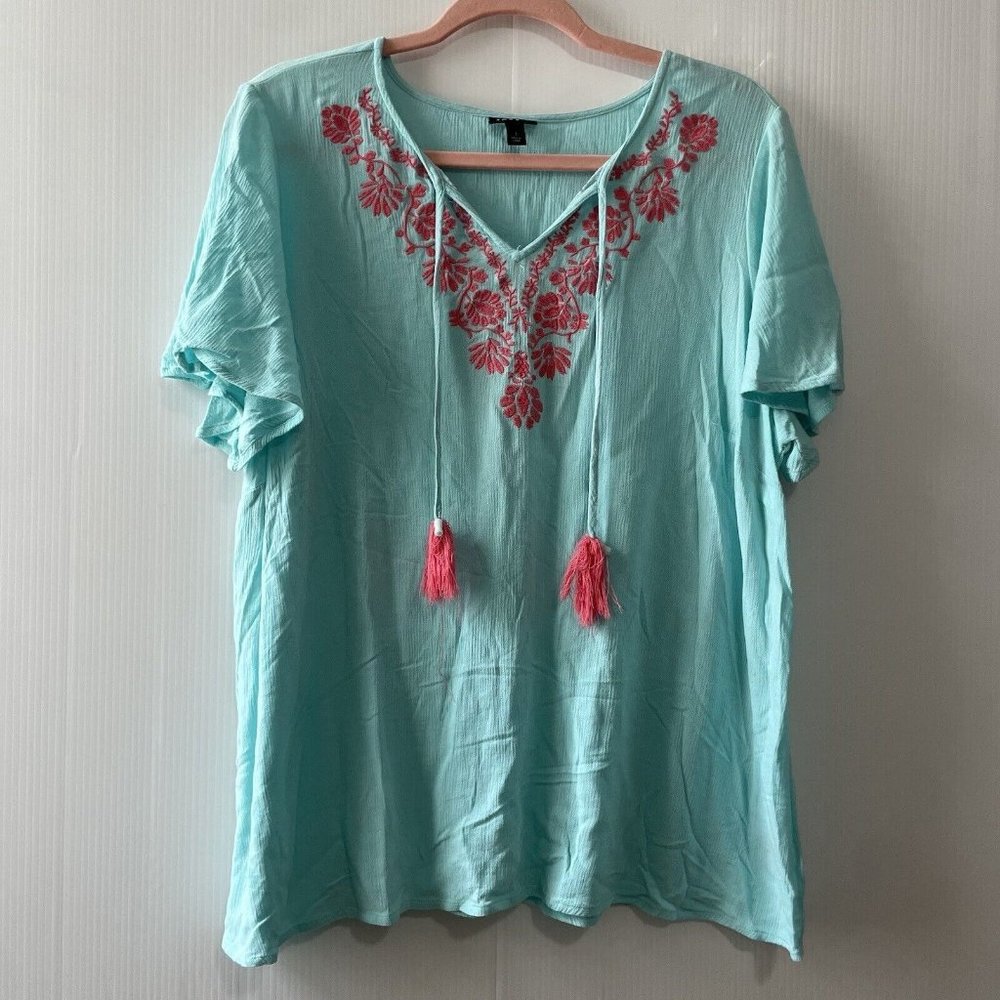 Torrid Crinkle Gauze Embroidered Blouse Light Blue Pink V-neck Tassel Sz 1X